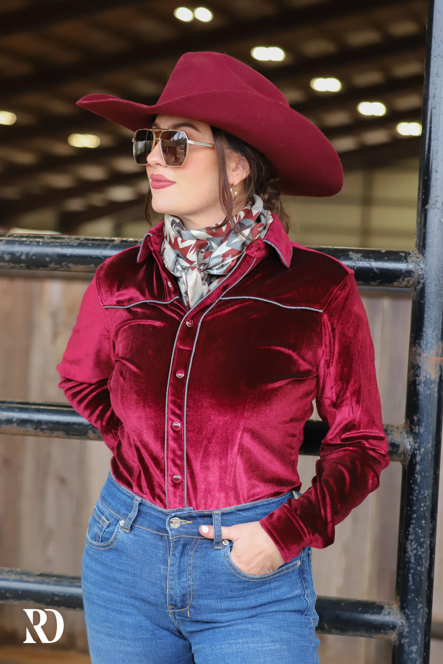 CRANBERRY VELVET PERFORMANCE SHIRT (ADULT)