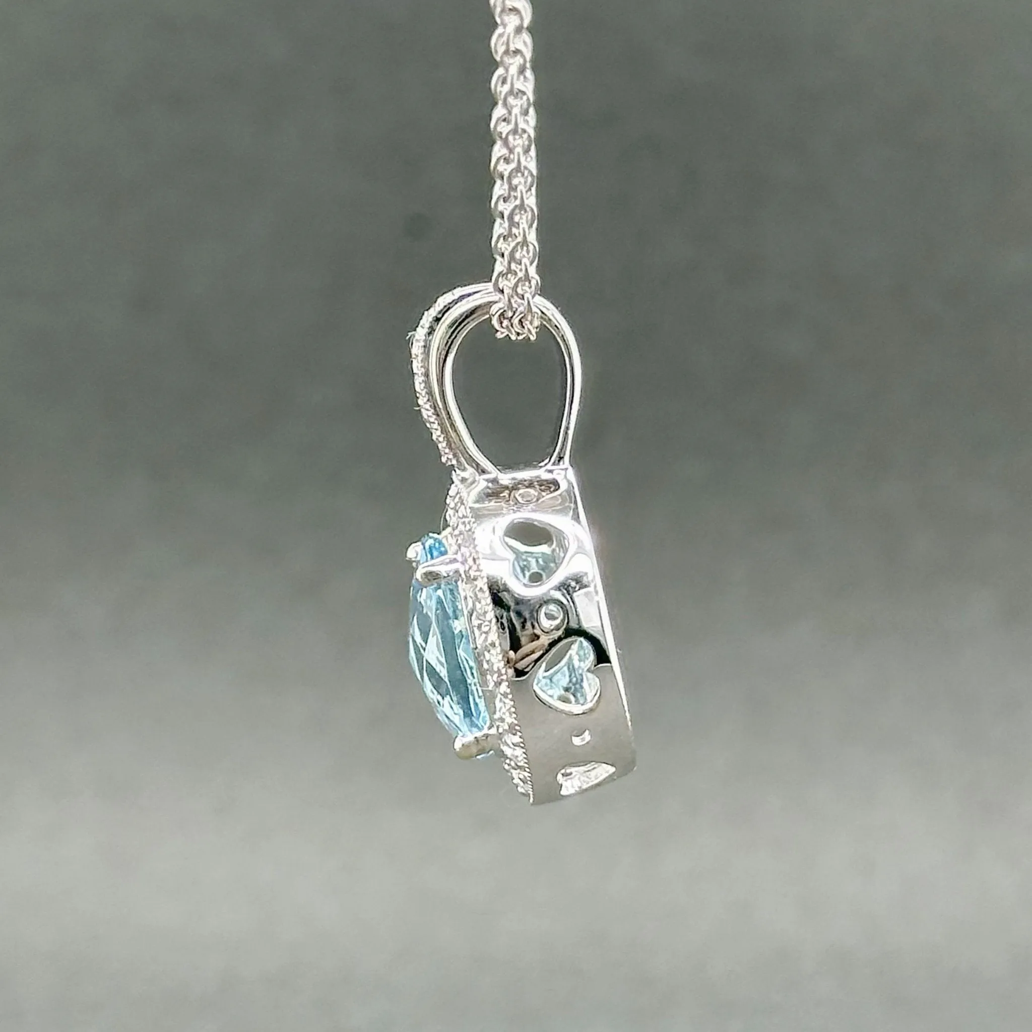 Estate 14K W Gold 3.00ct Aquamarine & 0.25ctw H/SI2-I1 Diamond Pendant