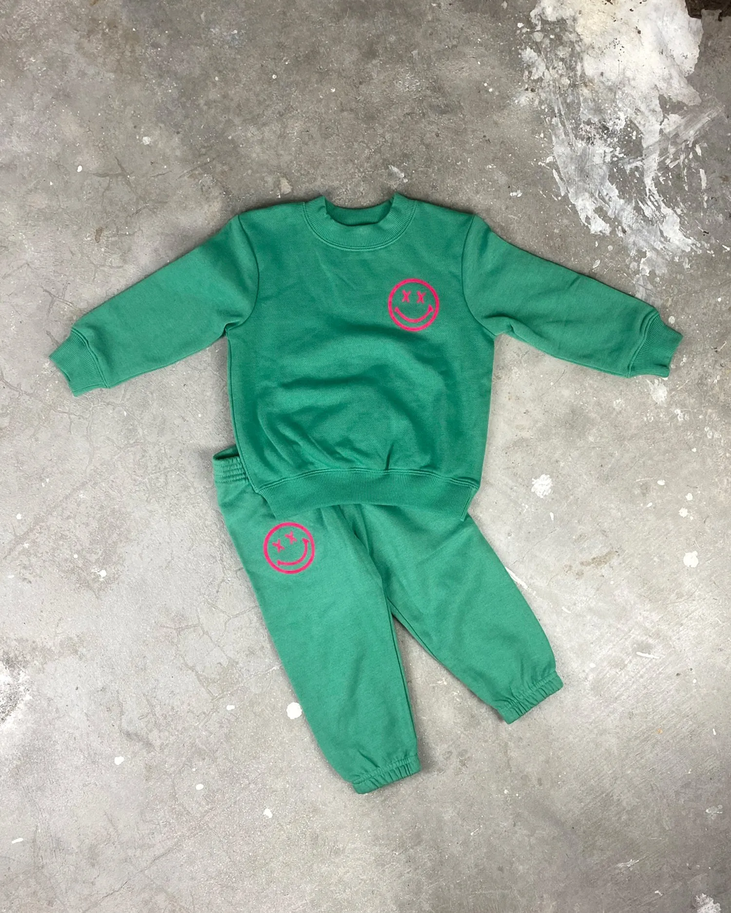 Smiley Sweatshirt – Green   Pink