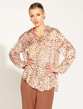 True to Life Collared Shirt (Giraffe Print)